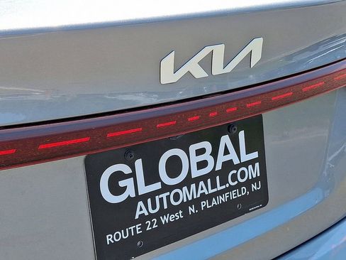 Used 2023 Kia Forte LXS w/ LXS Technology Package FWD image 29