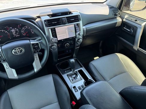 Used 2022 Toyota 4Runner SR5 Premium w/ Moonroof Package RWD image 27