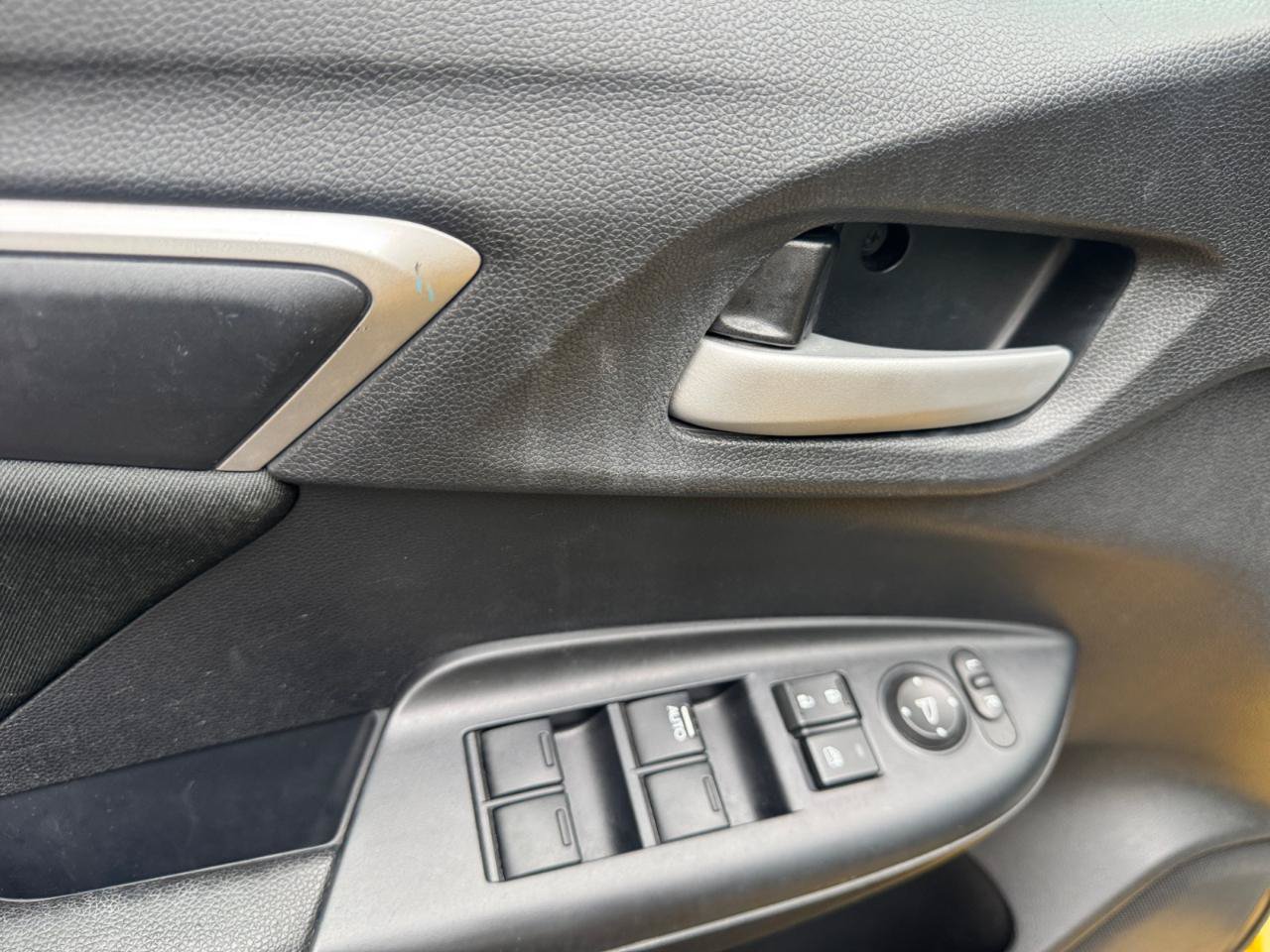 Used 2018 Honda Fit LX image 18