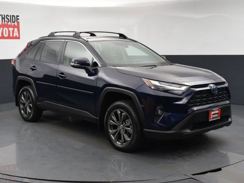 Used 2023 Toyota RAV4 XLE Premium AWD/4WD image 6