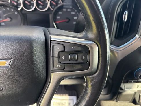 Used 2022 Chevrolet Silverado 1500 LT AWD/4WD image 18