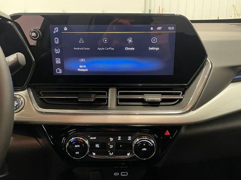 Used 2025 Chevrolet Trax LT w/ Driver Confidence Package image 30