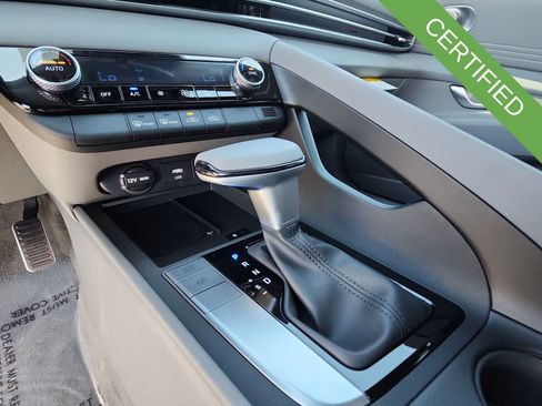 Used 2025 Hyundai Elantra Sport FWD image 21