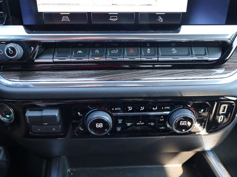 Used 2025 Chevrolet Silverado 1500 RST AWD/4WD image 27