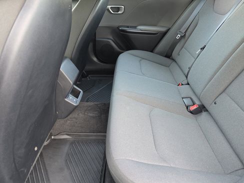 Used 2025 Kia K4 LXS image 11