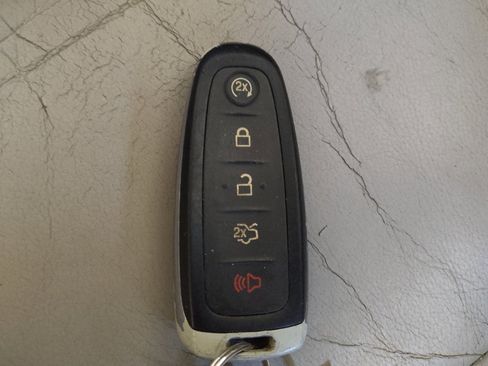 Used 2013 Ford C-MAX Energi SEL image 32