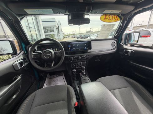 Used 2024 Jeep Wrangler Sport S image 28