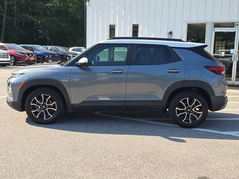 Used 2021 Chevrolet TrailBlazer ACTIV w/ Sun and Liftgate Package FWD image 2