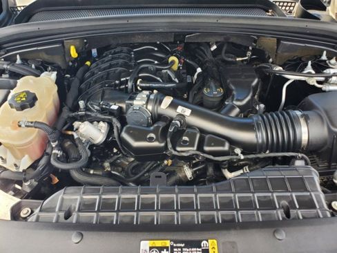 Used 2022 Jeep Grand Cherokee Limited image 39