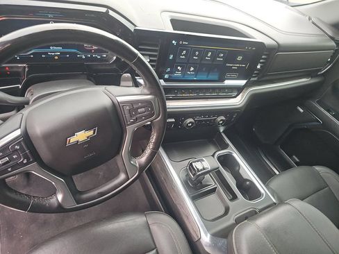 Used 2023 Chevrolet Silverado 1500 LTZ w/ LTZ Convenience Package II AWD/4WD image 6