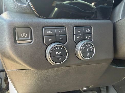 Used 2023 Chevrolet Silverado 1500 High Country w/ Z71 Off-Road Package AWD/4WD image 11