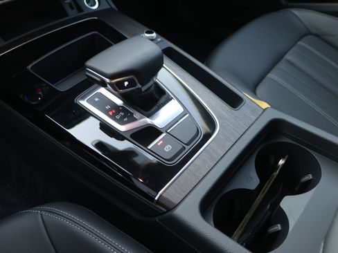 Certified 2025 Audi Q5 2.0T Premium w/ Convenience Plus Package image 24