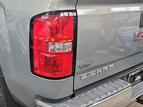 Certified 2017 GMC Sierra 1500 SLE image 39