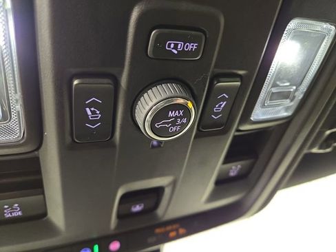 Used 2022 Chevrolet Tahoe Z71 image 28