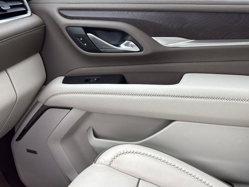 Used 2023 GMC Yukon XL Denali image 24