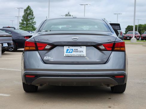 Used 2024 Nissan Altima 2.5 SV FWD image 7