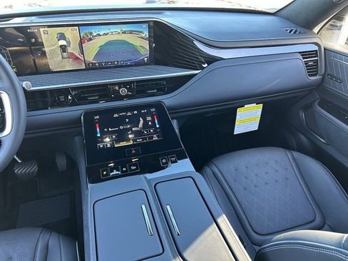 New 2026 INFINITI QX80 Autograph image 18