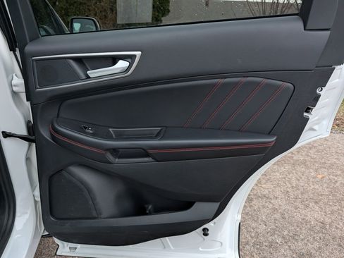 Used 2024 Ford Edge ST-Line image 38