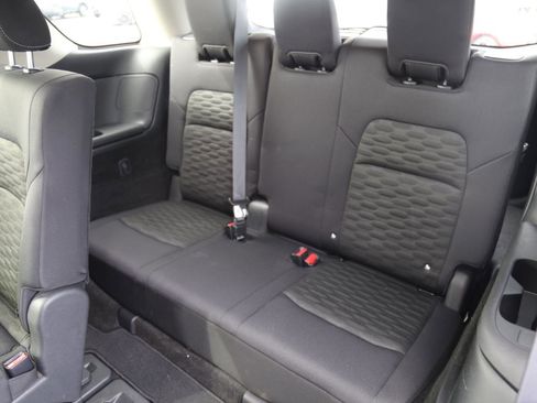 Used 2025 Nissan Pathfinder SV image 22