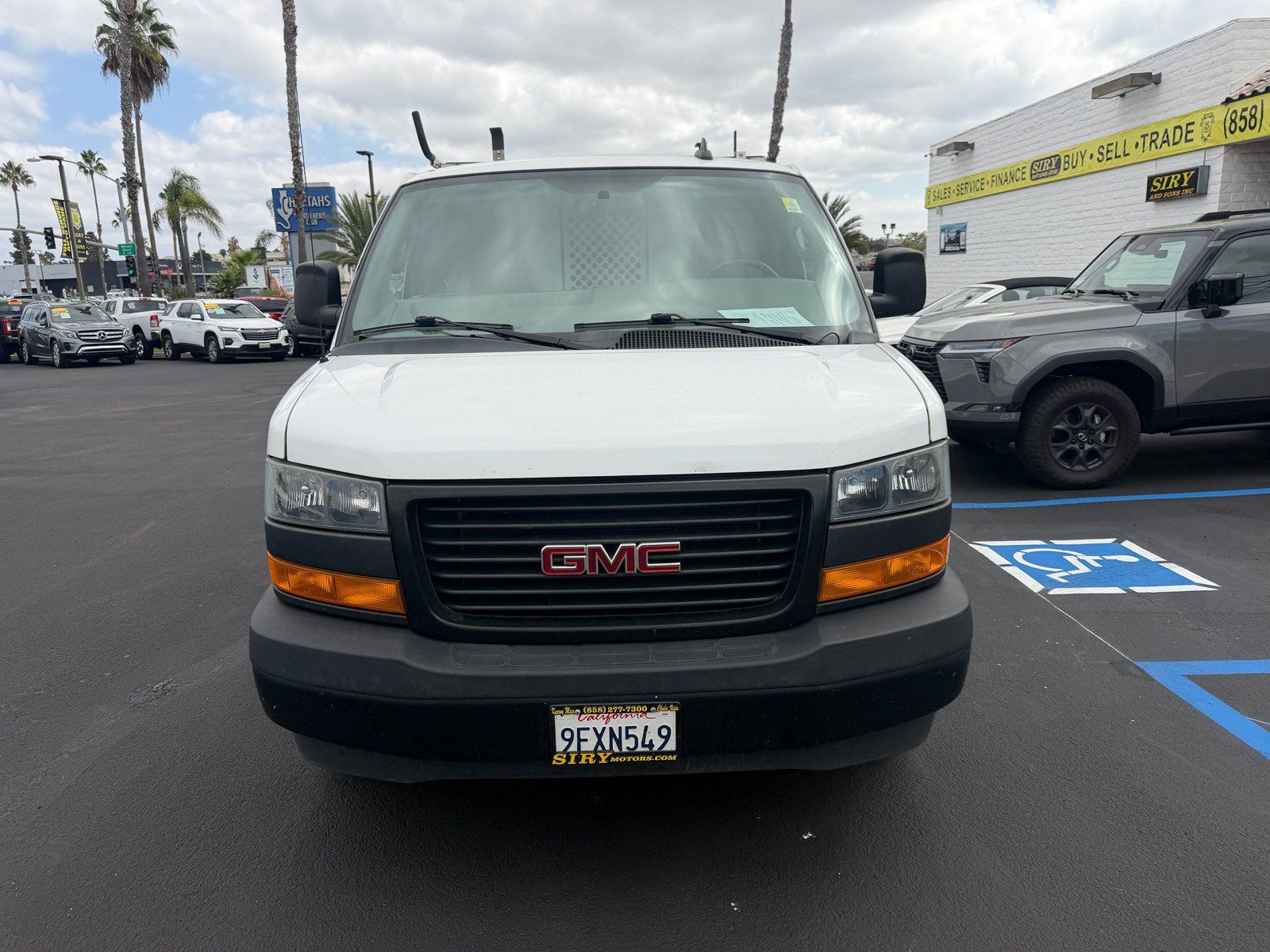 Used 2023 GMC Savana 2500 w/ Driver Convenience Package RWD image 2