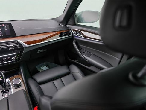 Used 2020 BMW 530i image 31