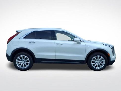 Certified 2023 Cadillac XT4 Luxury w/ Cold Weather Package FWD image 6