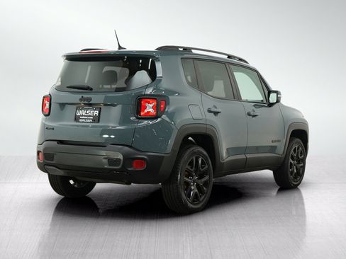 Used 2017 Jeep Renegade Altitude AWD/4WD image 5