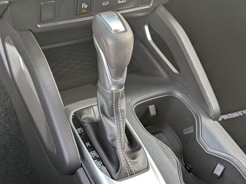 Used 2025 Nissan Frontier SV RWD image 18