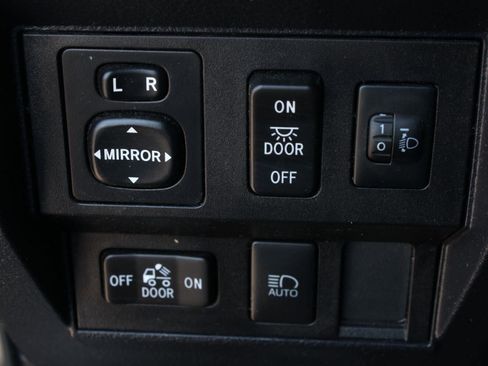 Used 2020 Toyota Tundra SR5 w/ TRD Off-Road Package AWD/4WD image 9