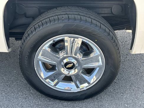 Used 2013 Chevrolet Silverado 1500 LTZ w/ LTZ White Diamond Edition image 15