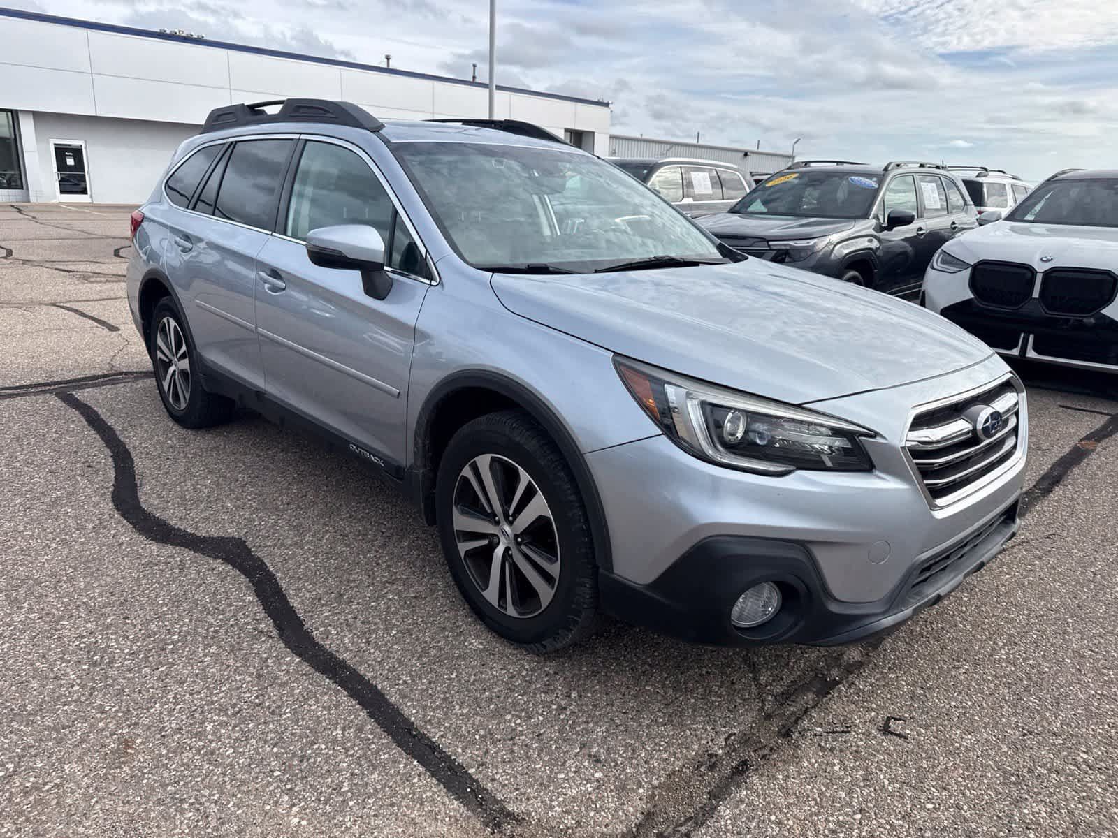 Used 2018 Subaru Outback 2.5i Limited AWD/4WD image 4
