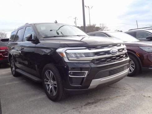 Used 2024 Ford Expedition Limited image 1