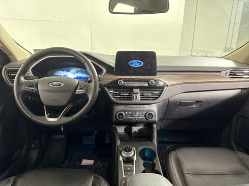 Used 2020 Ford Escape Titanium image 14