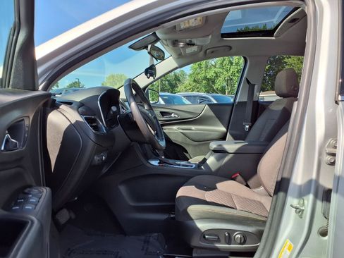 Used 2018 Chevrolet Equinox LT FWD image 21