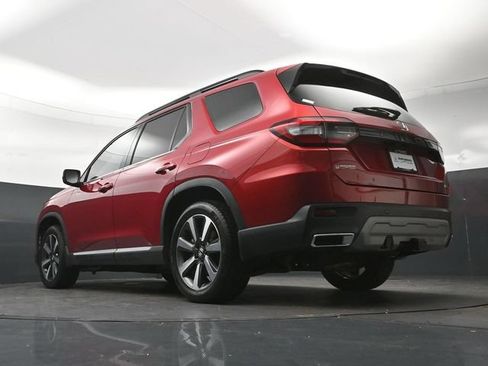 Used 2025 Honda Pilot Touring image 31