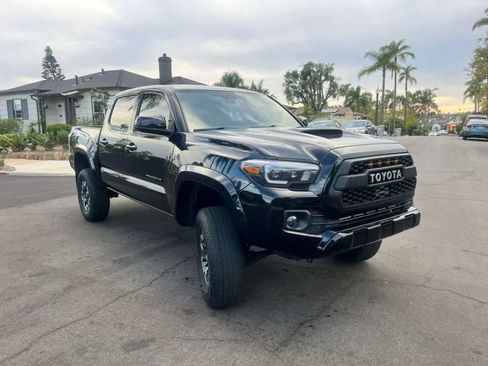 Used 2020 Toyota Tacoma TRD Sport w/ Technology Package RWD image 1