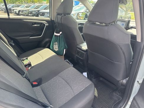 Used 2020 Toyota RAV4 XLE w/ Convenience Package image 11