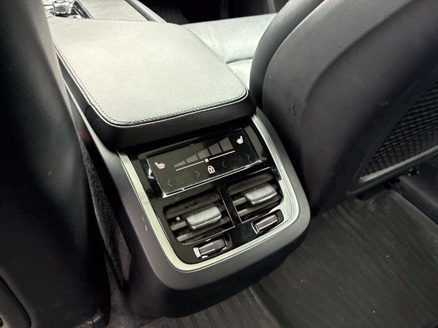 Used 2020 Volvo XC90 T5 Momentum w/ Protection Package AWD/4WD image 12