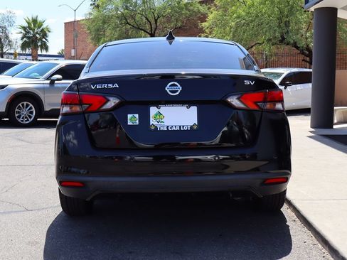 Used 2021 Nissan Versa SV FWD image 11