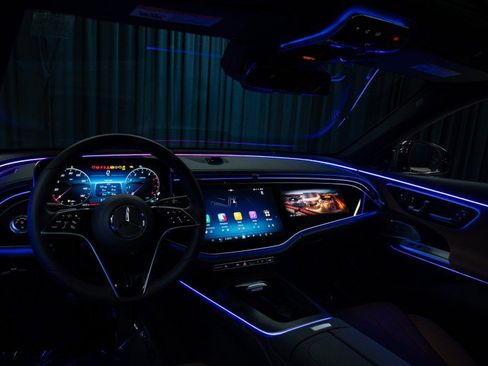 New 2026 Mercedes-Benz E 450 4MATIC Sedan image 13