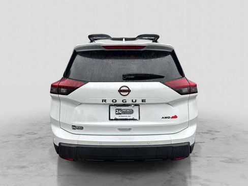 Used 2025 Nissan Rogue SV AWD/4WD image 4