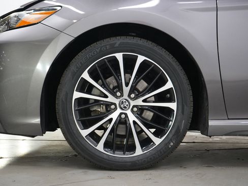 Used 2019 Toyota Camry SE FWD image 26