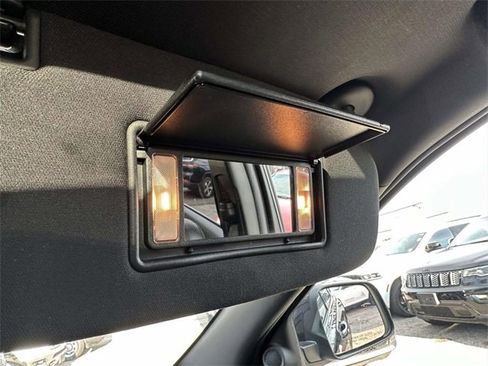 Certified 2019 Jeep Grand Cherokee Altitude image 40