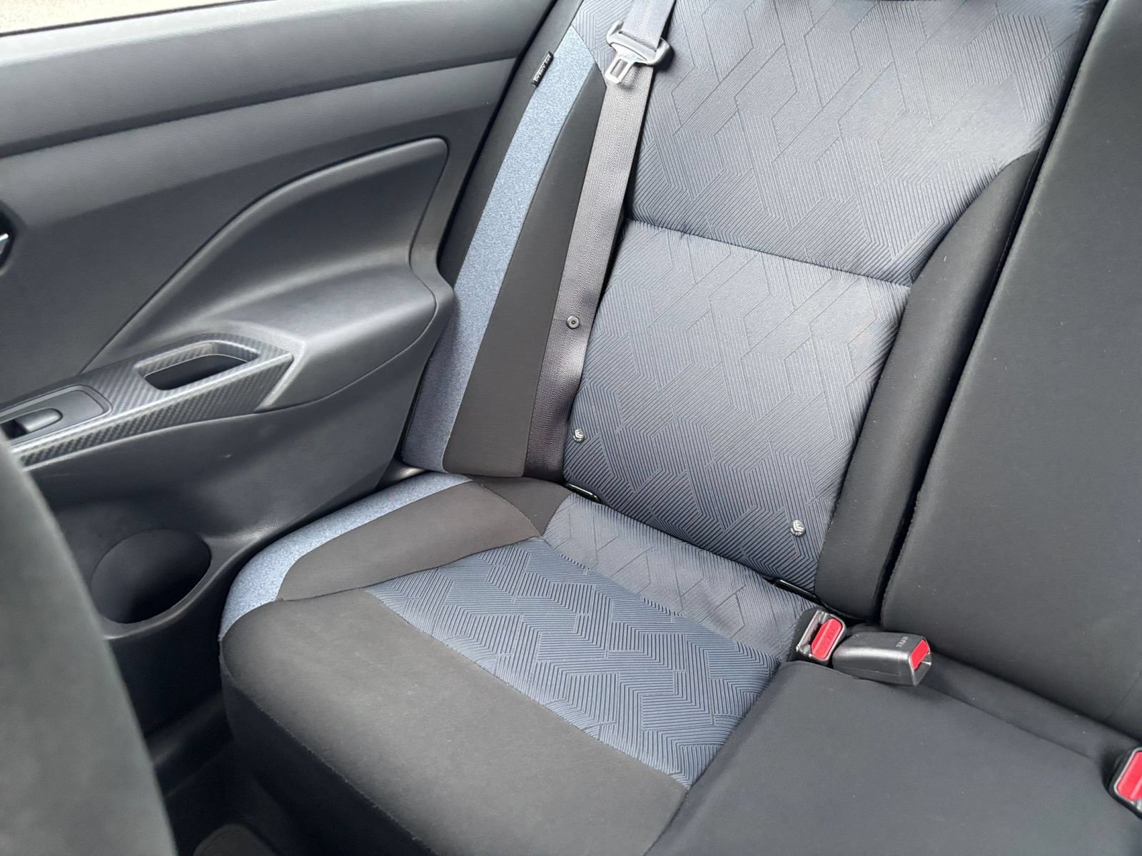 Used 2025 Nissan Versa SV FWD image 36