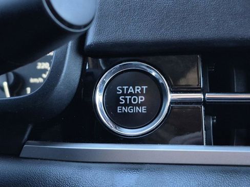 Used 2024 Mitsubishi Outlander SE image 25