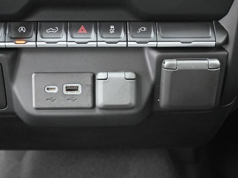 Used 2022 Chevrolet Silverado 1500 Custom w/ Safety Confidence Package image 26