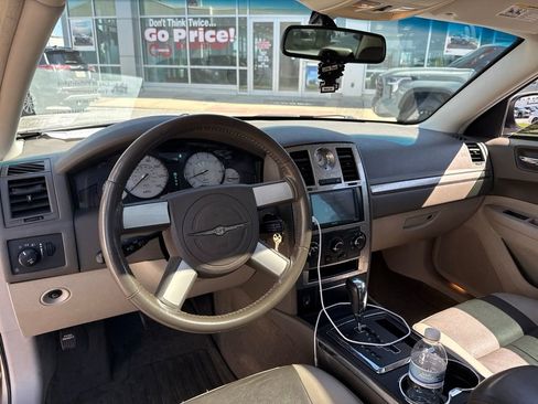 Used 2008 Chrysler 300 Touring RWD image 10