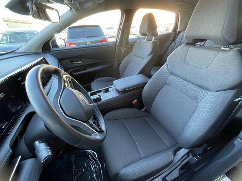 Used 2024 Nissan Ariya FWD image 18