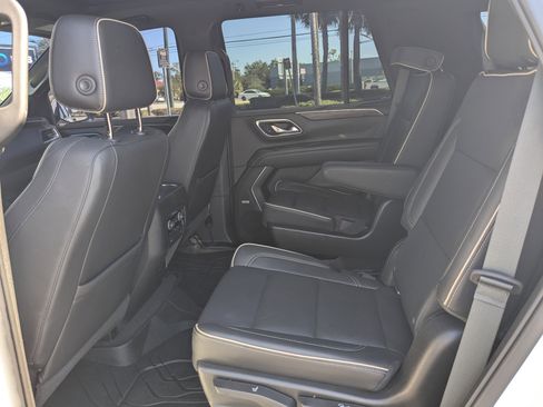 Used 2021 Chevrolet Tahoe Premier w/ Premium Package image 13