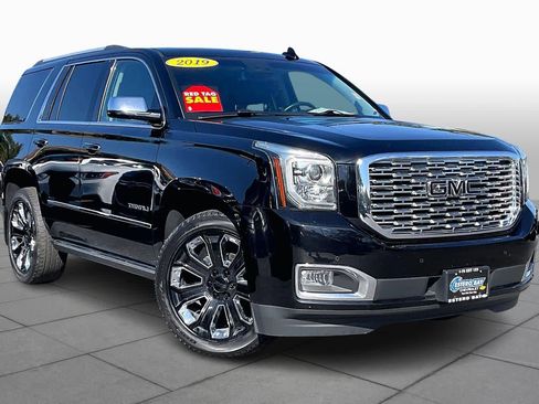 Used 2019 GMC Yukon Denali w/ Denali Ultimate Package image 2